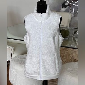 2/$15 … White sleeveless fleece vest - size large
